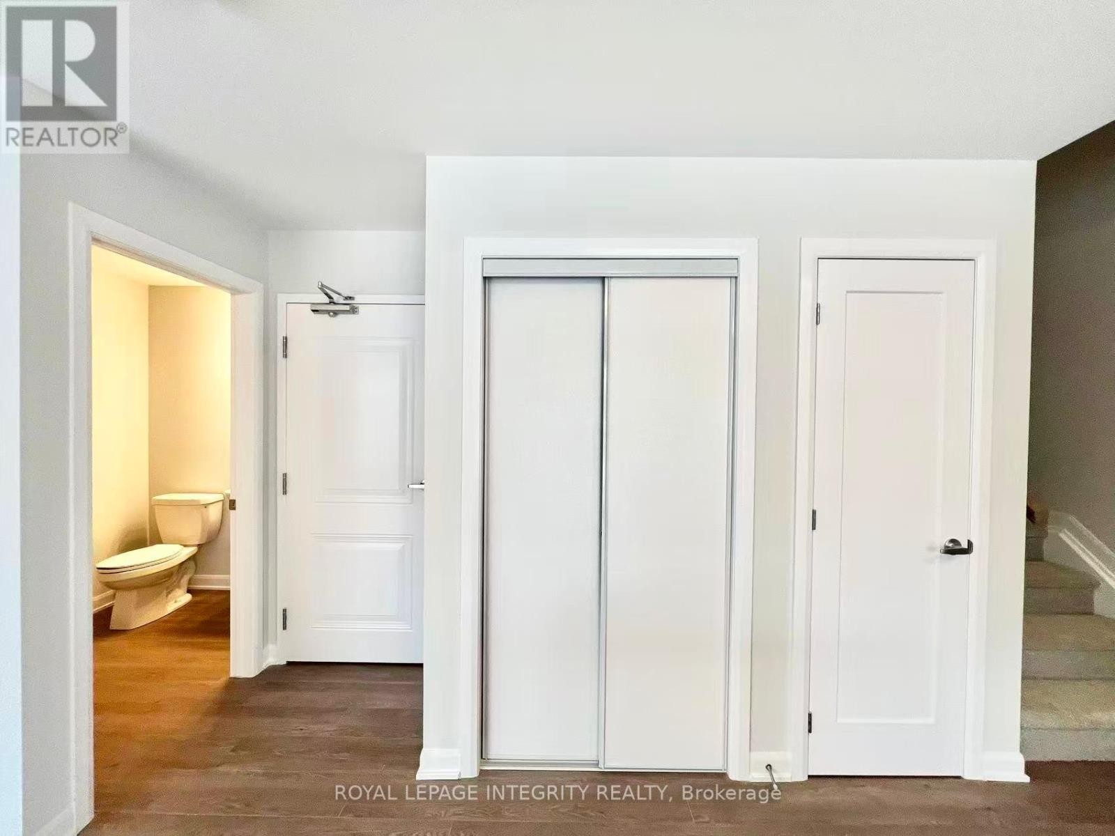 












1120 CREEKWAY PRIVATE

,
Ottawa,




Ontario
K2T0S9

