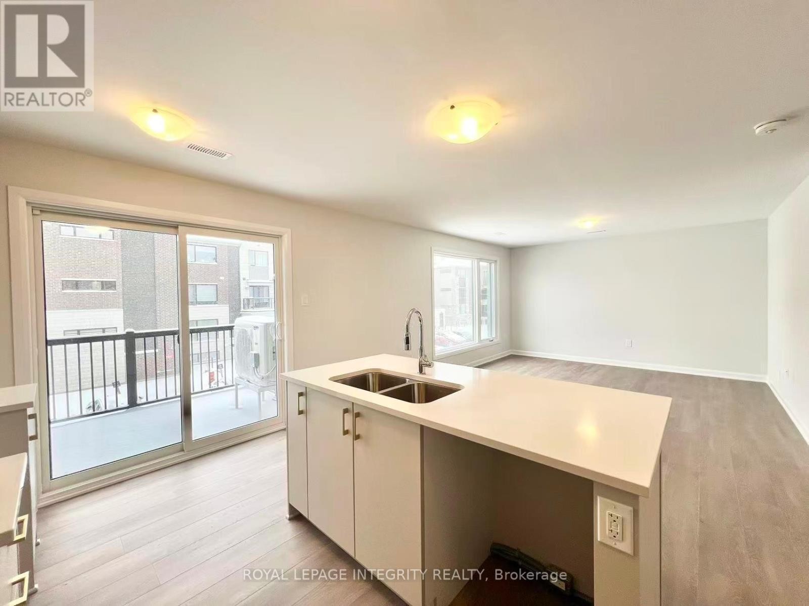 












1120 CREEKWAY PRIVATE

,
Ottawa,




Ontario
K2T0S9

