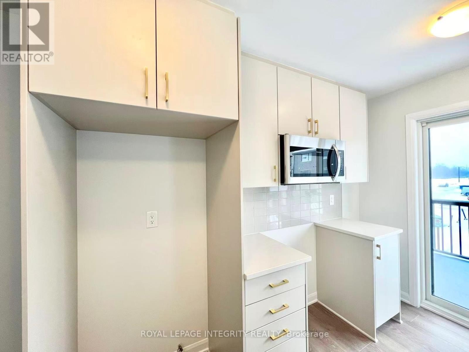 












1120 CREEKWAY PRIVATE

,
Ottawa,




Ontario
K2T0S9

