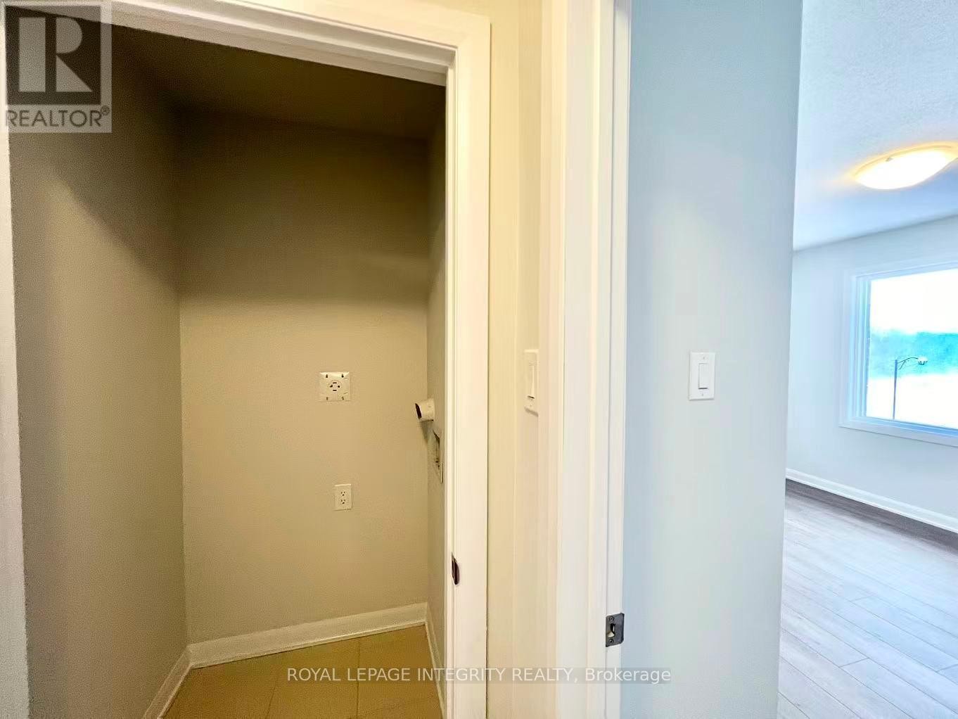 












1120 CREEKWAY PRIVATE

,
Ottawa,




Ontario
K2T0S9

