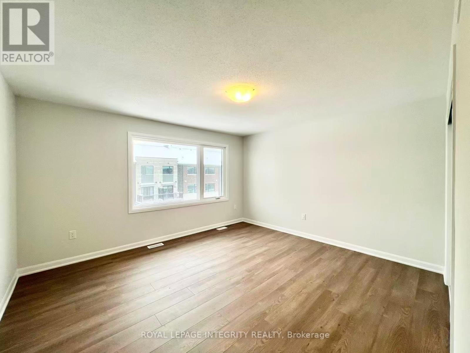 












1120 CREEKWAY PRIVATE

,
Ottawa,




Ontario
K2T0S9

