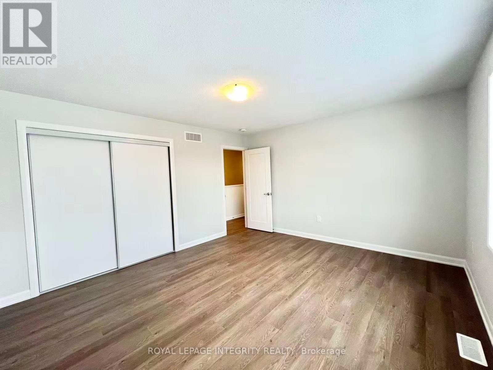 












1120 CREEKWAY PRIVATE

,
Ottawa,




Ontario
K2T0S9

