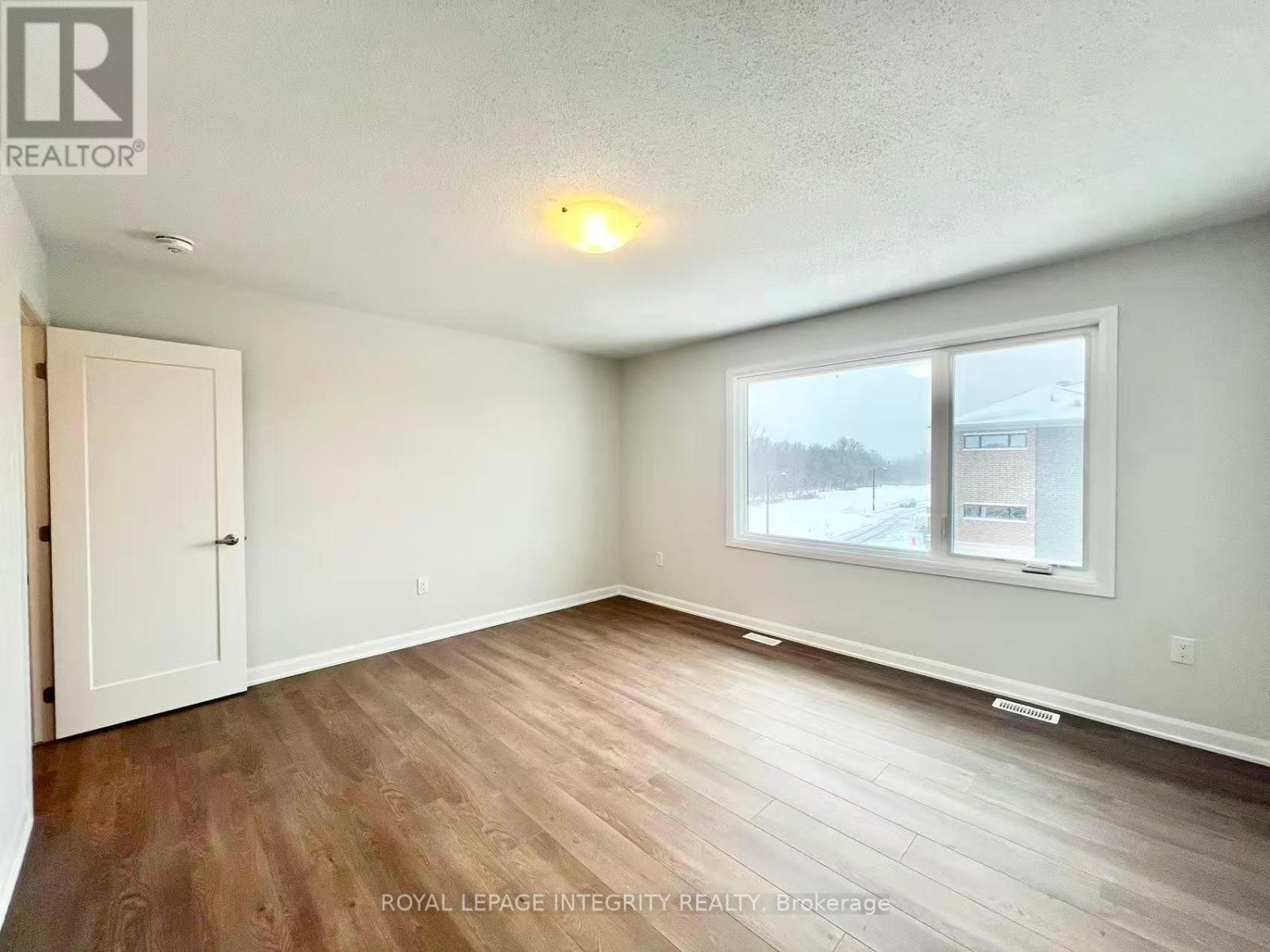 












1120 CREEKWAY PRIVATE

,
Ottawa,




Ontario
K2T0S9

