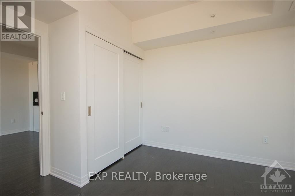 












3702 - 805 CARLING AVENUE

,
Ottawa,




Ontario
K1S2E7

