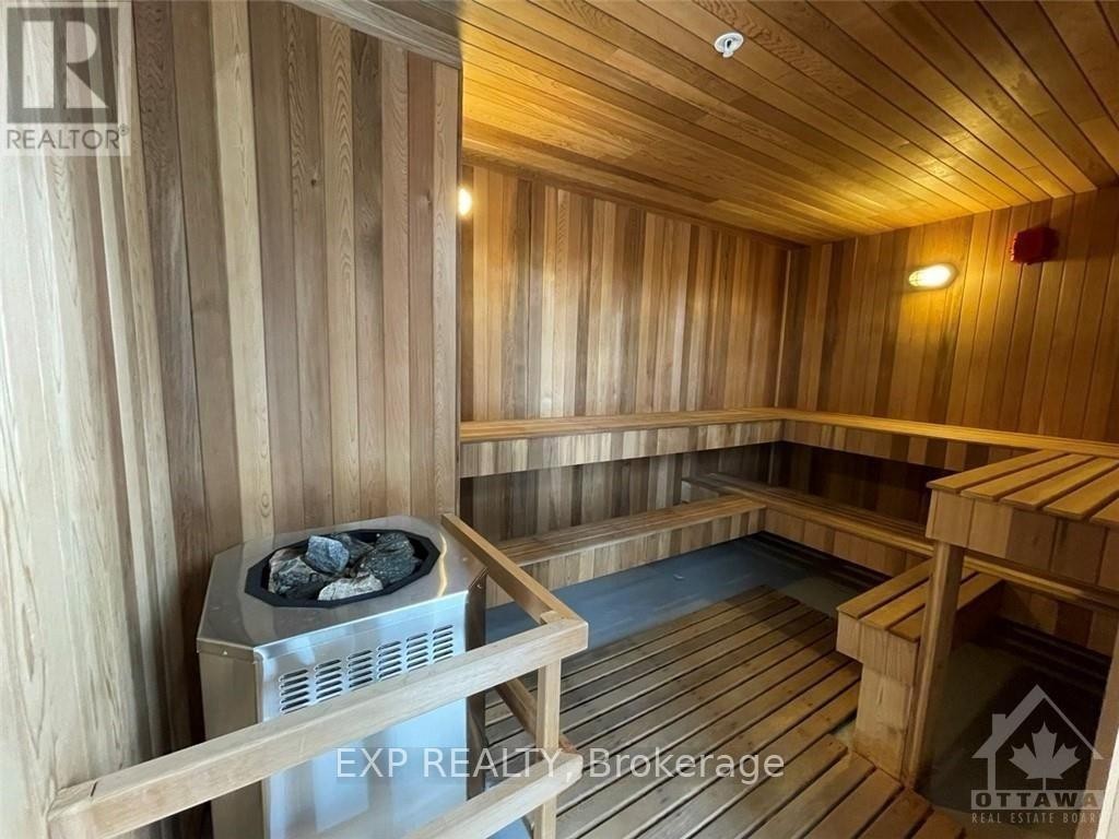 












3702 - 805 CARLING AVENUE

,
Ottawa,




Ontario
K1S2E7

