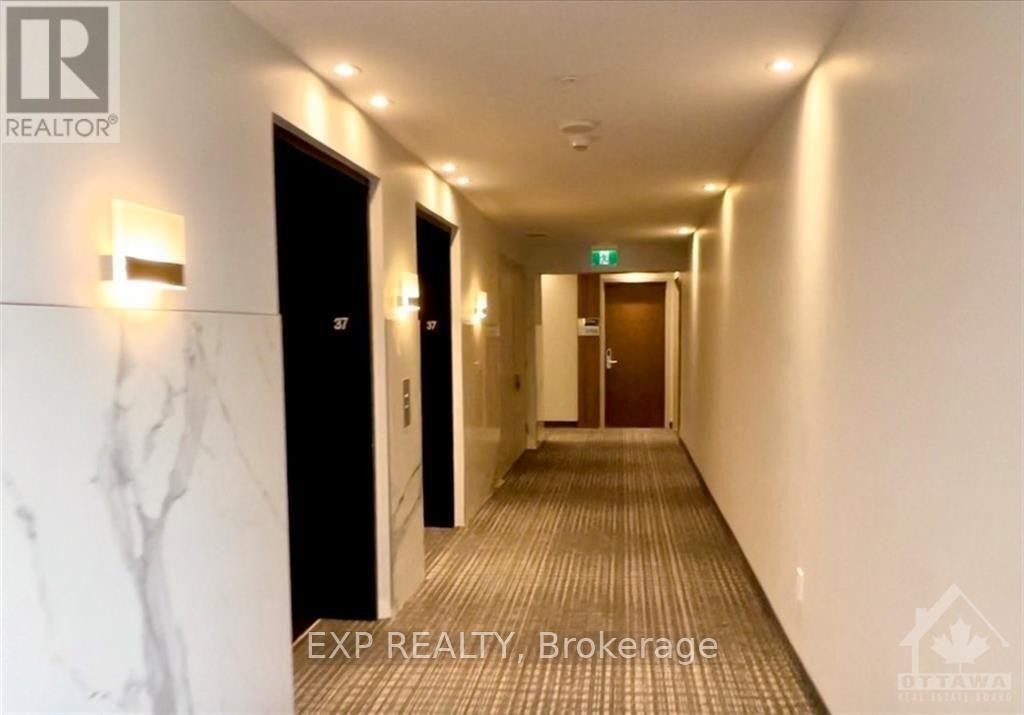 












3702 - 805 CARLING AVENUE

,
Ottawa,




Ontario
K1S2E7

