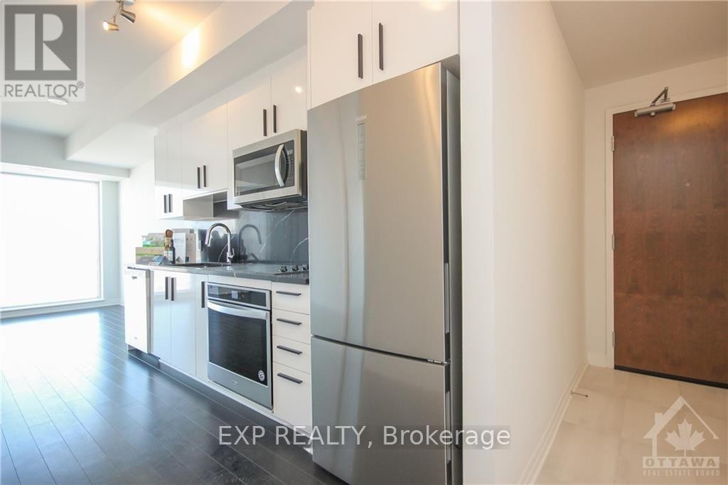 












3702 - 805 CARLING AVENUE

,
Ottawa,




Ontario
K1S2E7

