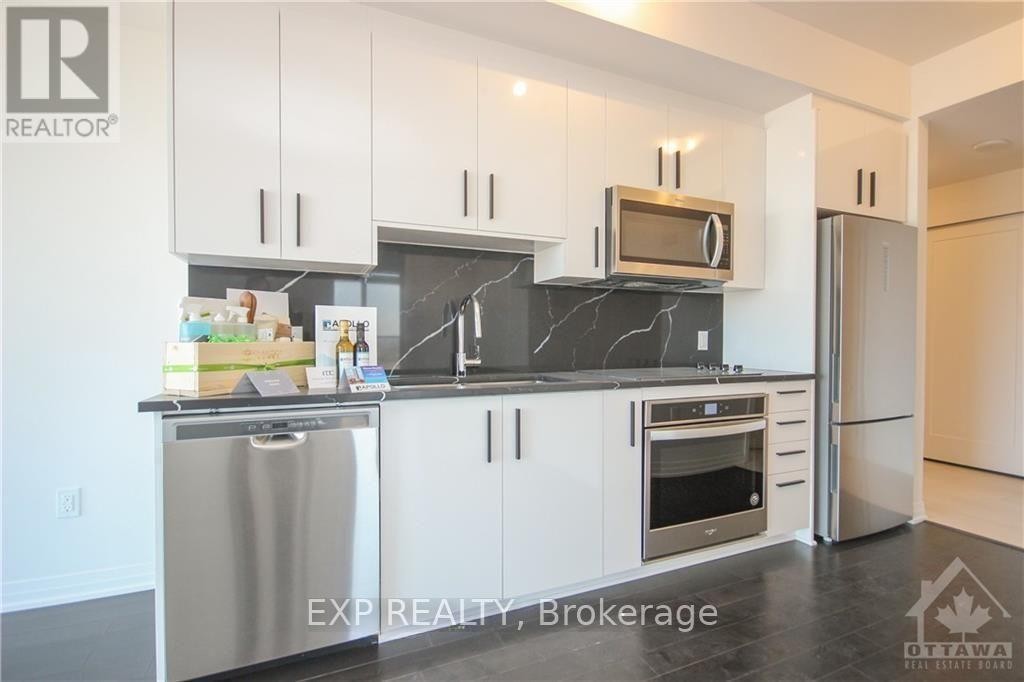 












3702 - 805 CARLING AVENUE

,
Ottawa,




Ontario
K1S2E7

