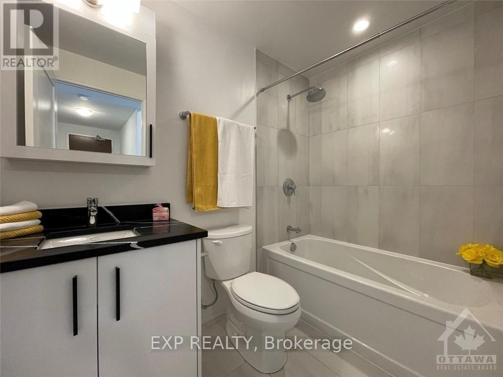 












3702 - 805 CARLING AVENUE

,
Ottawa,




Ontario
K1S2E7

