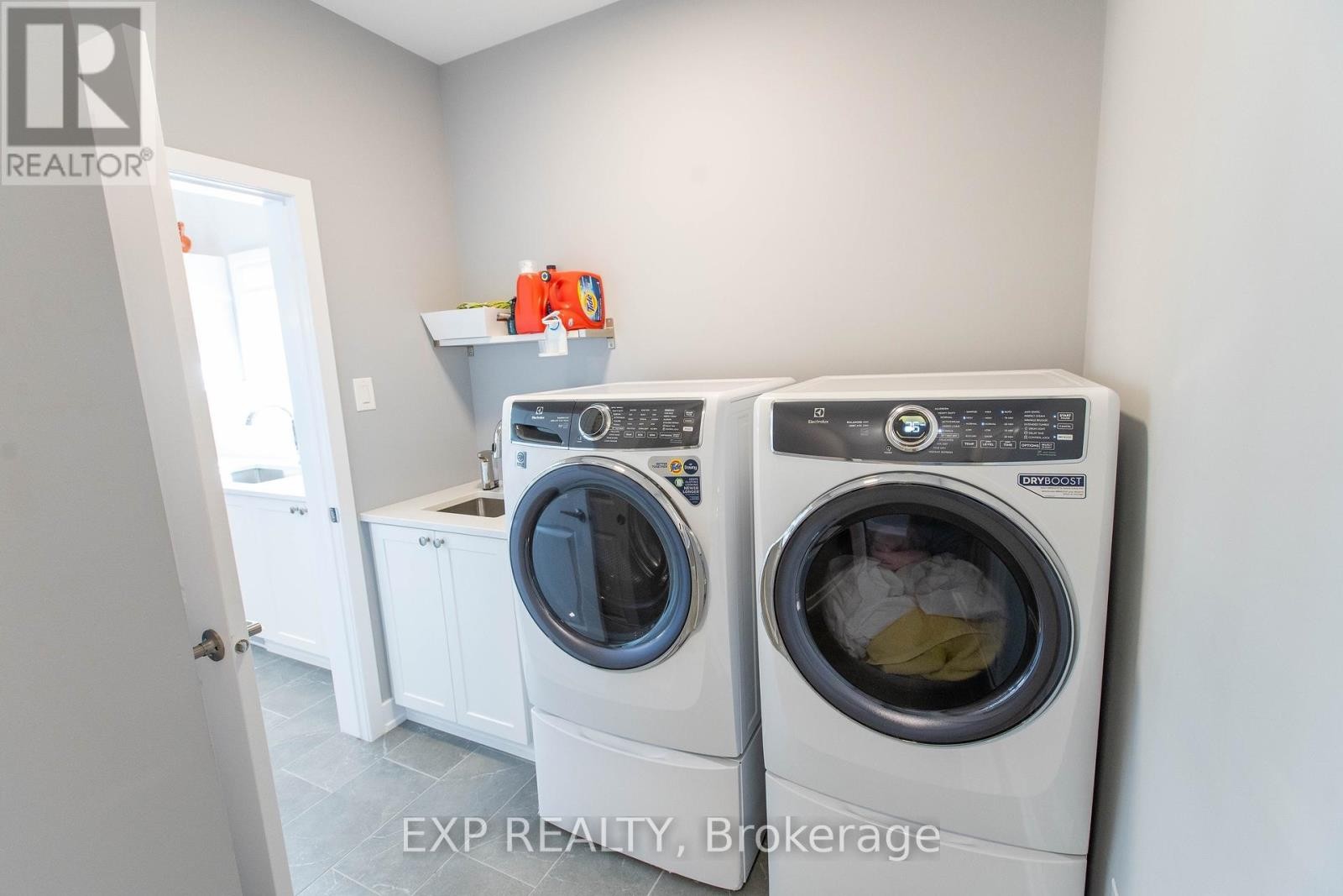 












111 FRANK FISHER CRESCENT

,
Mississippi Mills,




Ontario
K0A1A0

