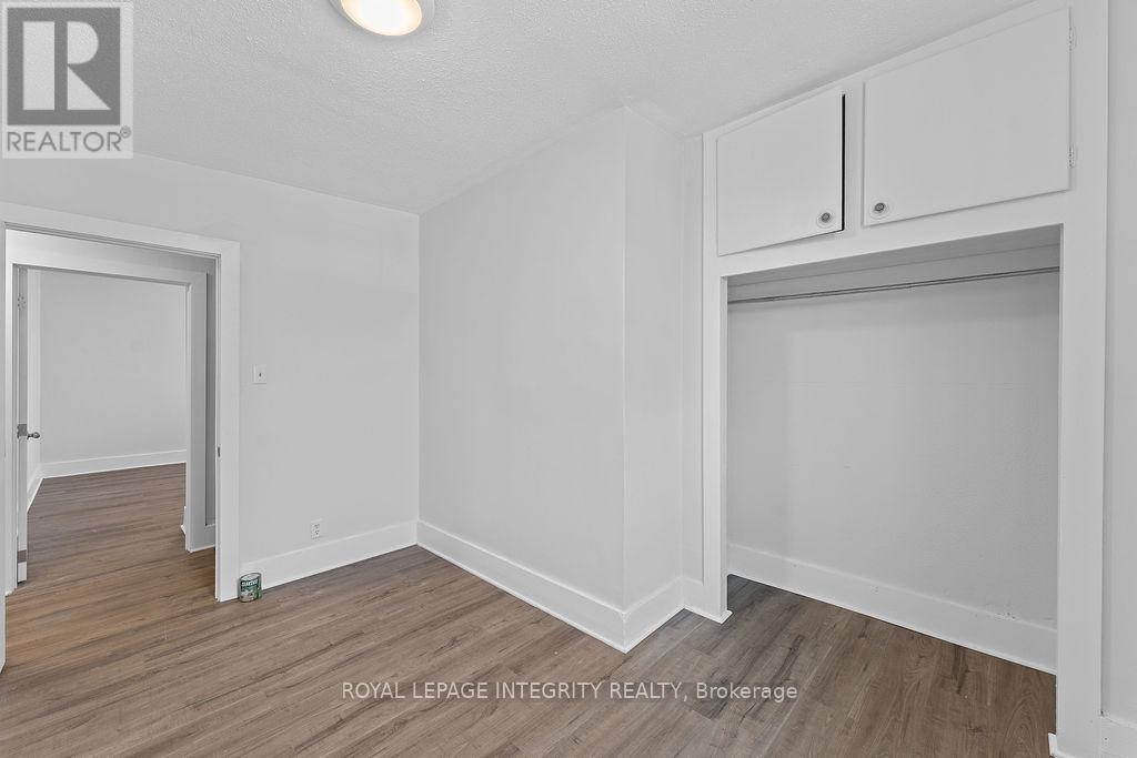 












34 - 34 MARKET STREET N

,
Smiths Falls,




Ontario
K7A2E6

