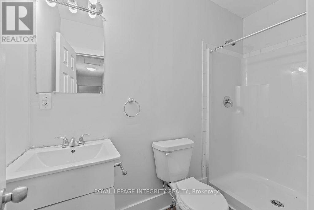 












34 - 34 MARKET STREET N

,
Smiths Falls,




Ontario
K7A2E6

