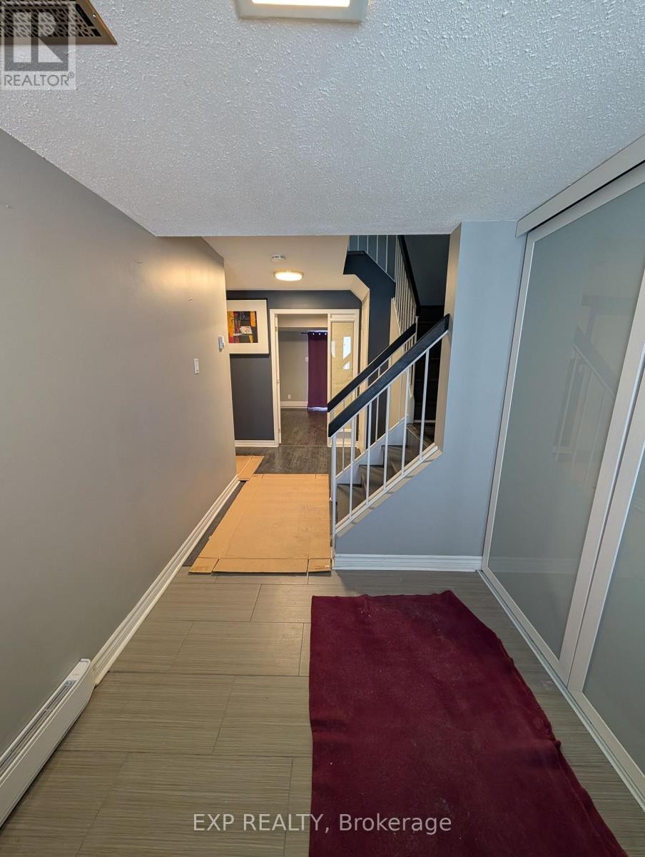 












3D CRESTLEA CRESCENT

,
Ottawa,




Ontario
K2G4N1

