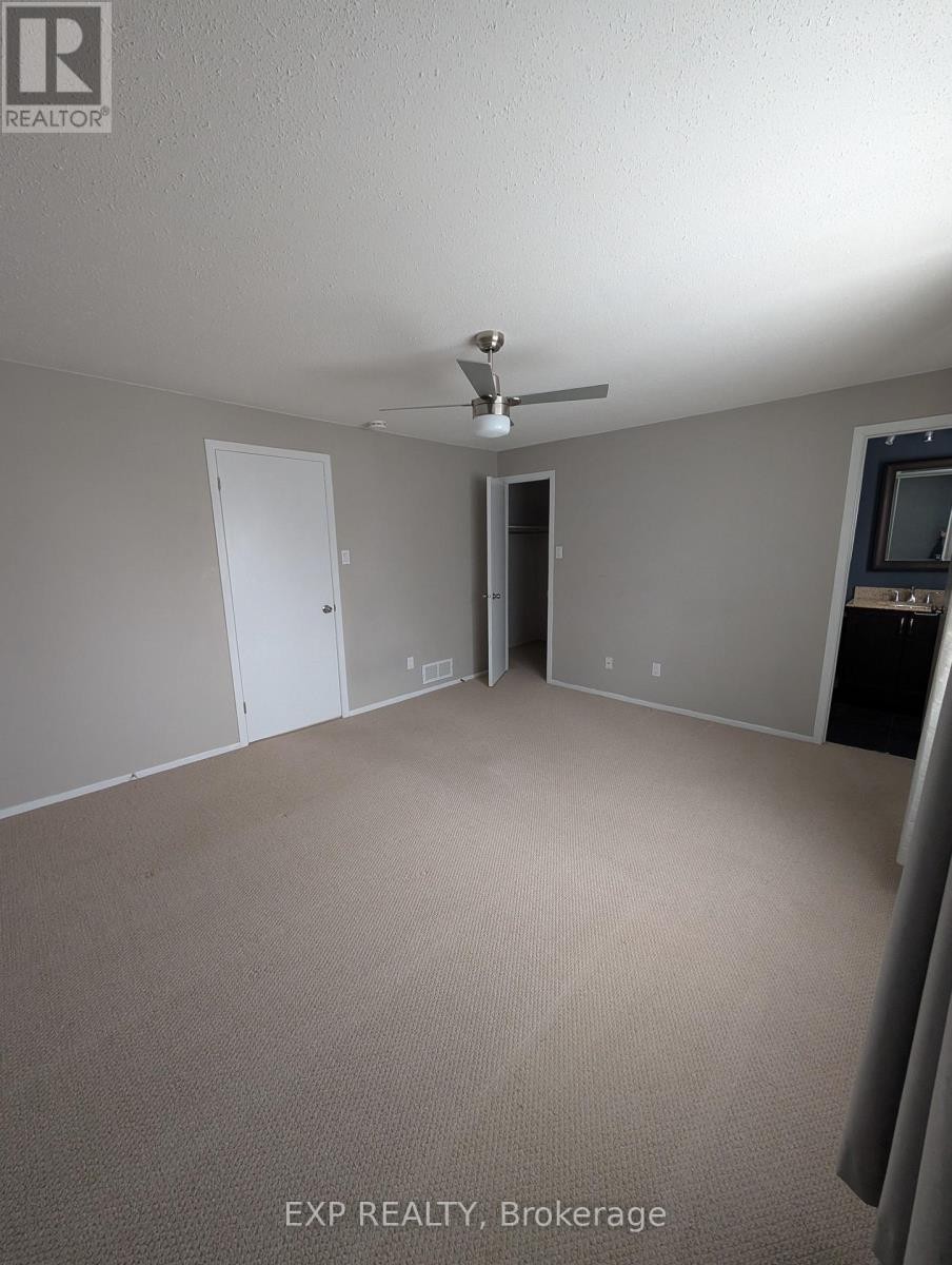 












3D CRESTLEA CRESCENT

,
Ottawa,




Ontario
K2G4N1

