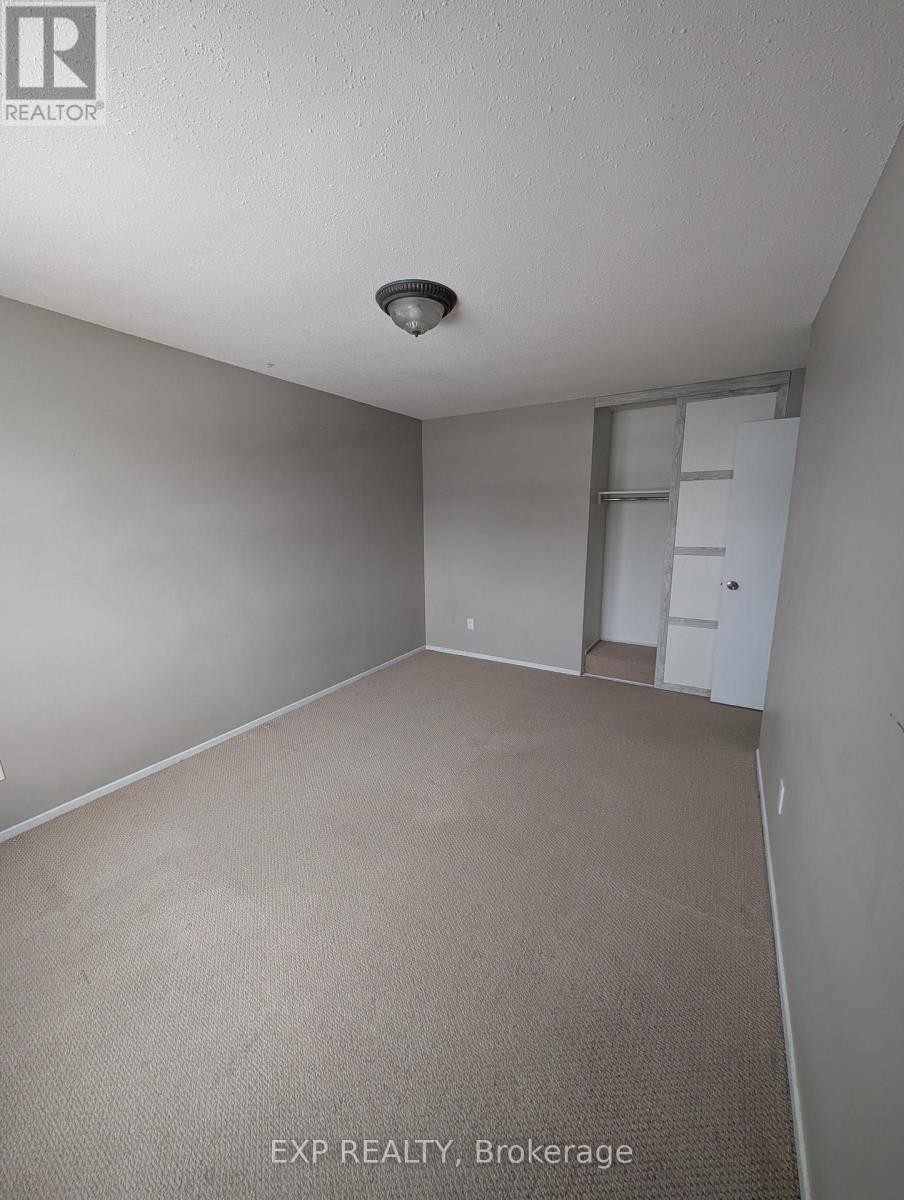 












3D CRESTLEA CRESCENT

,
Ottawa,




Ontario
K2G4N1

