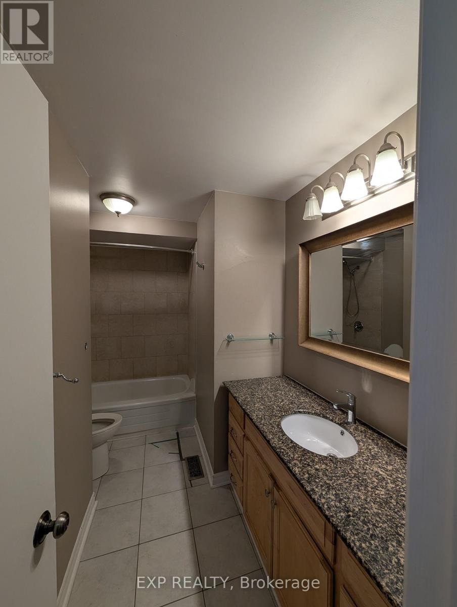 












3D CRESTLEA CRESCENT

,
Ottawa,




Ontario
K2G4N1

