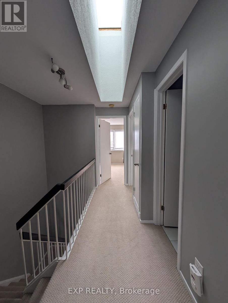 












3D CRESTLEA CRESCENT

,
Ottawa,




Ontario
K2G4N1

