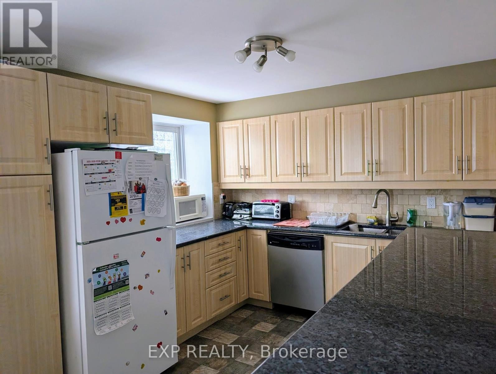 












3D CRESTLEA CRESCENT

,
Ottawa,




Ontario
K2G4N1

