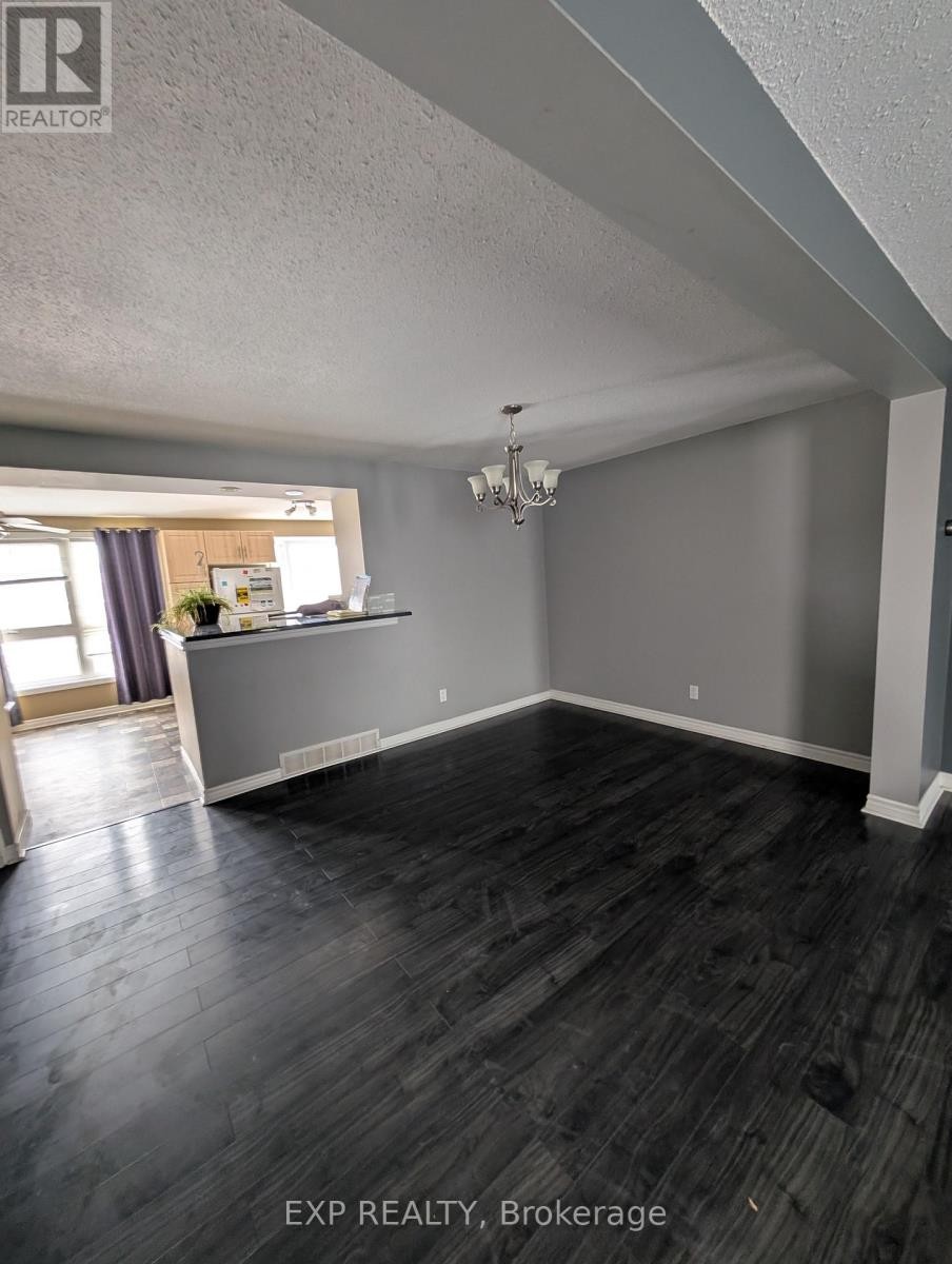 












3D CRESTLEA CRESCENT

,
Ottawa,




Ontario
K2G4N1

