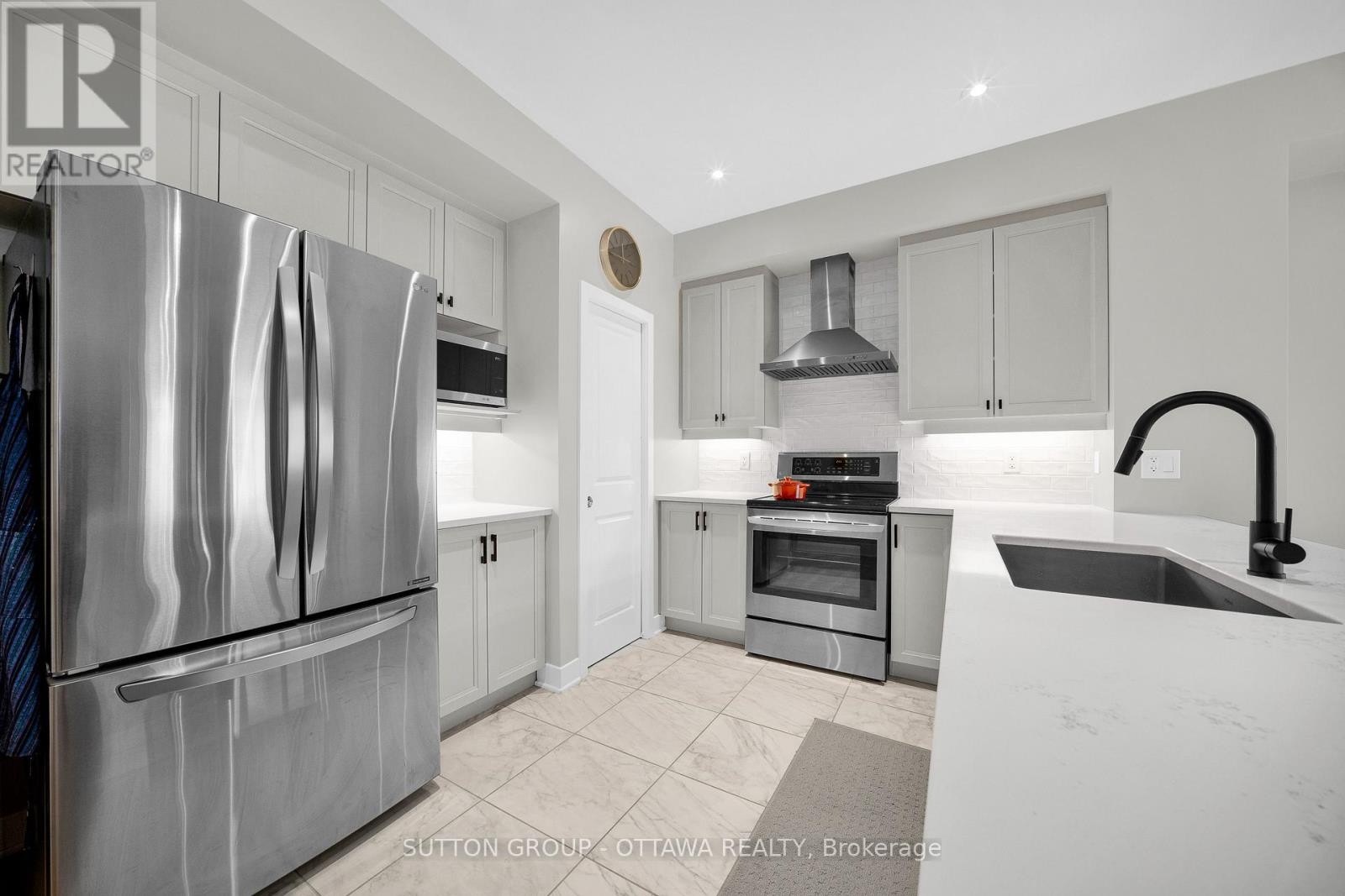 












726 OCTAVE GROVE

,
Ottawa,




Ontario
K1X0C7

