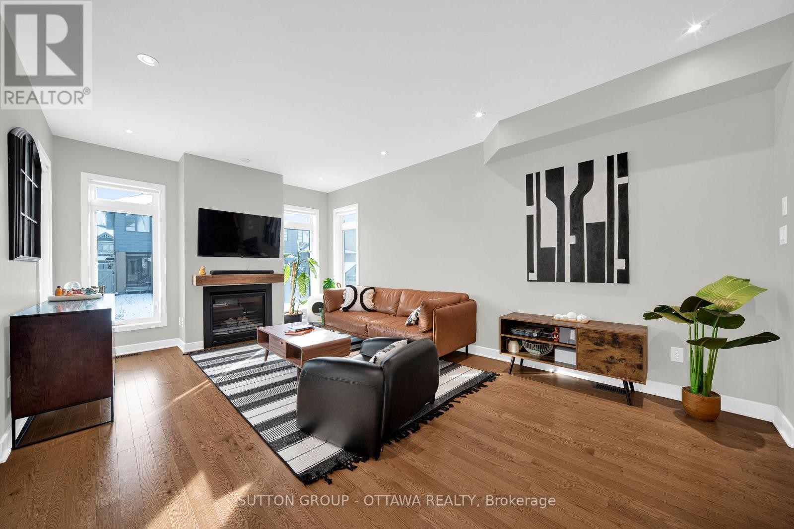 












726 OCTAVE GROVE

,
Ottawa,




Ontario
K1X0C7

