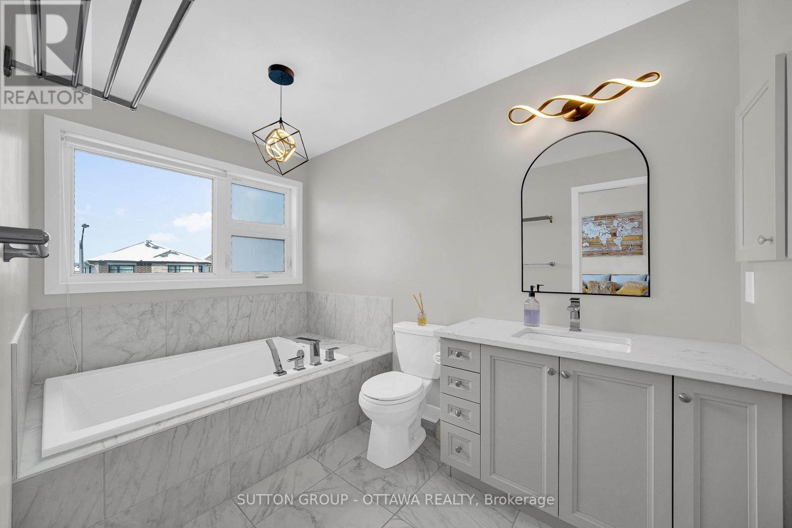 












726 OCTAVE GROVE

,
Ottawa,




Ontario
K1X0C7

