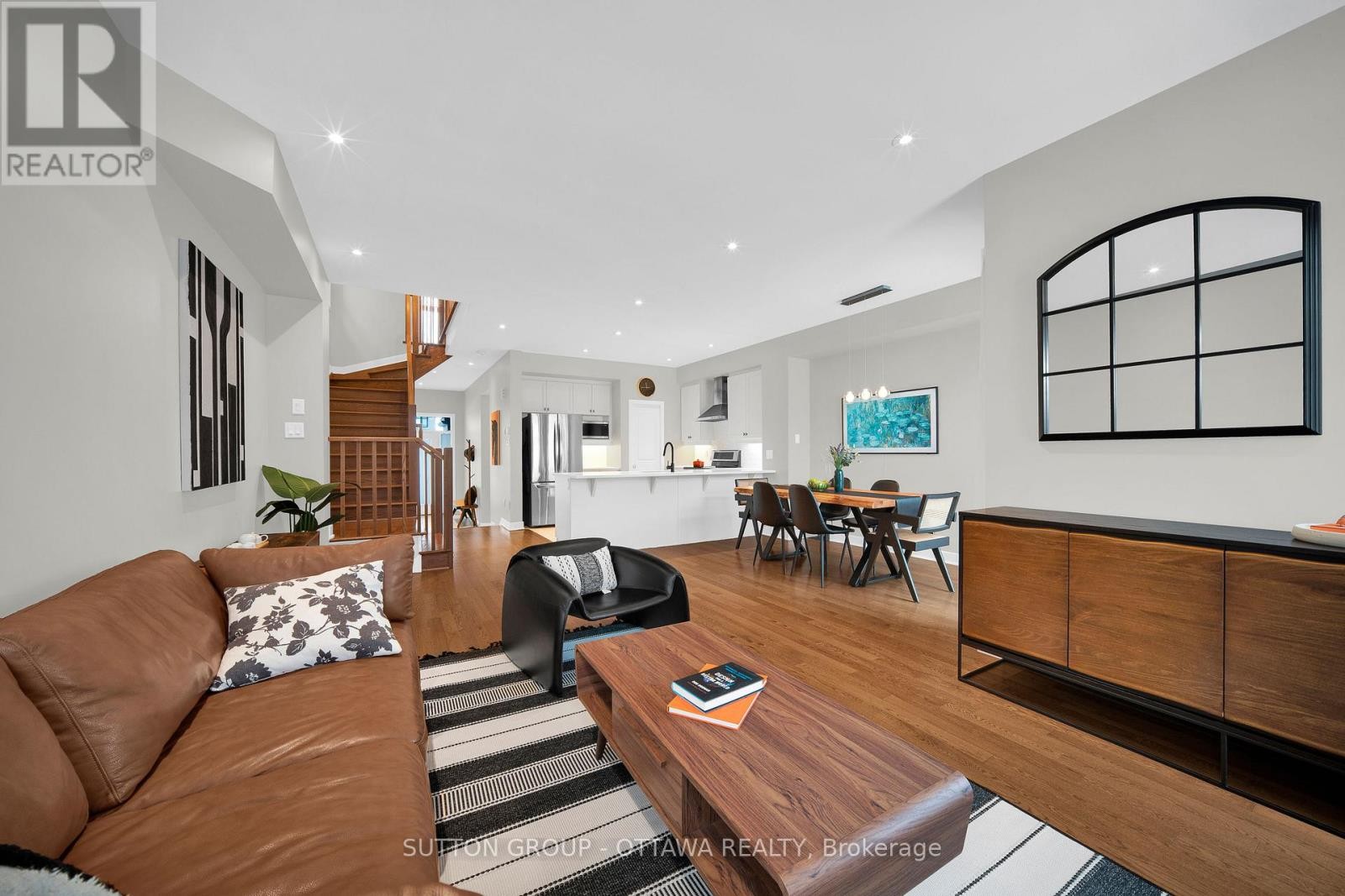 












726 OCTAVE GROVE

,
Ottawa,




Ontario
K1X0C7

