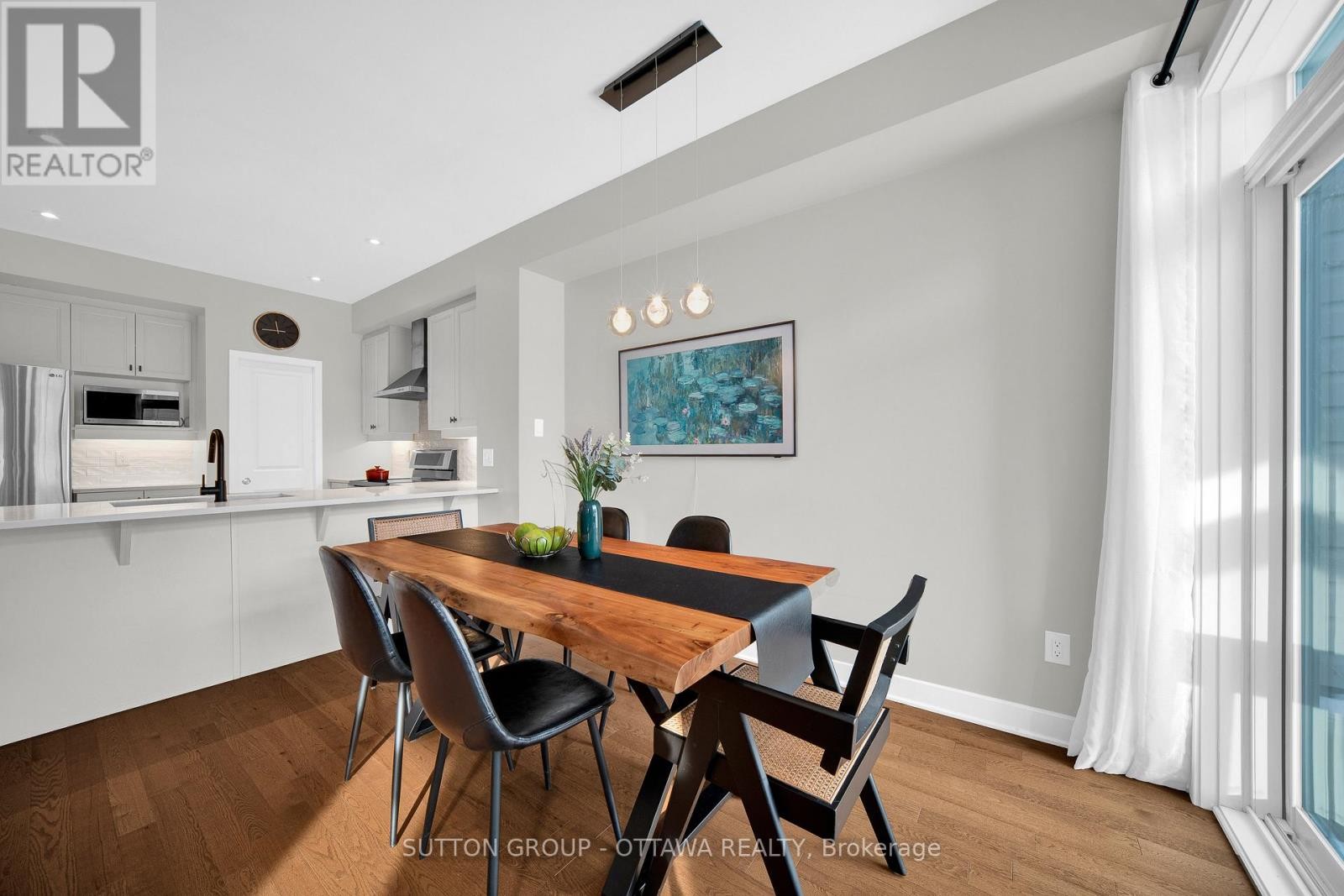 












726 OCTAVE GROVE

,
Ottawa,




Ontario
K1X0C7

