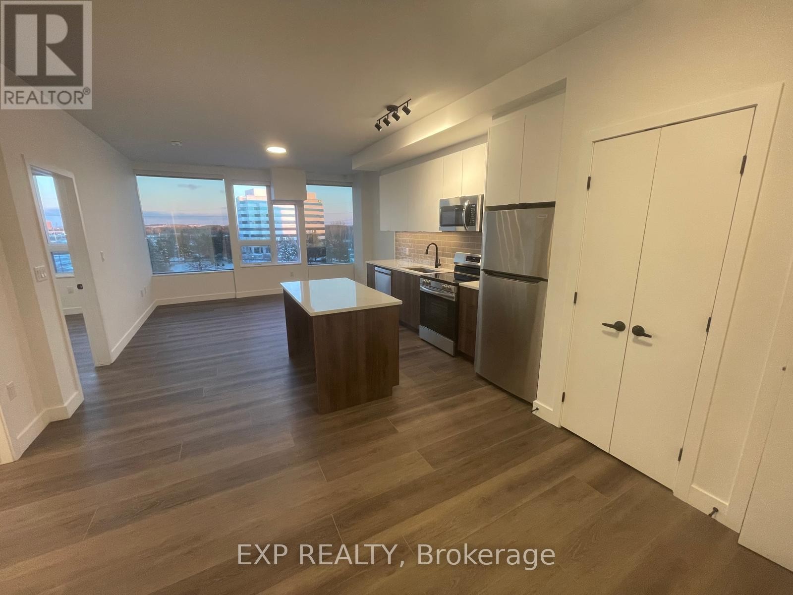 












1600 JAMES NAISMITH DRIVE

,
Ottawa,




Ontario
K1B5N8

