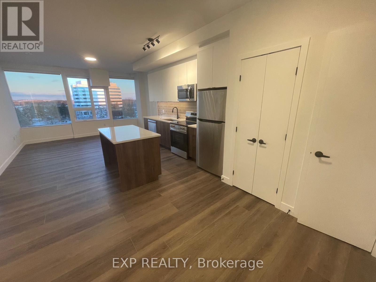 












1600 JAMES NAISMITH DRIVE

,
Ottawa,




Ontario
K1B5N8

