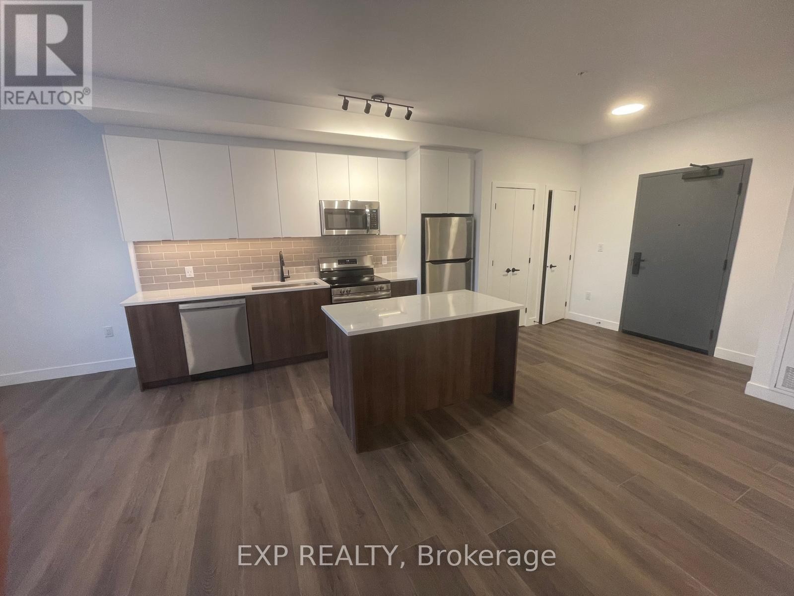 












1600 JAMES NAISMITH DRIVE

,
Ottawa,




Ontario
K1B5N8

