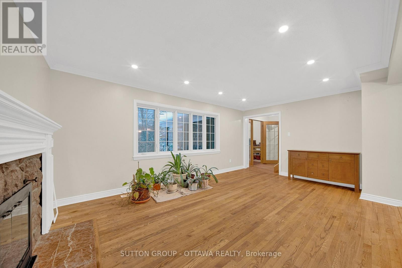 












661 BLAIR ROAD

,
Ottawa,




Ontario
K1J7M4

