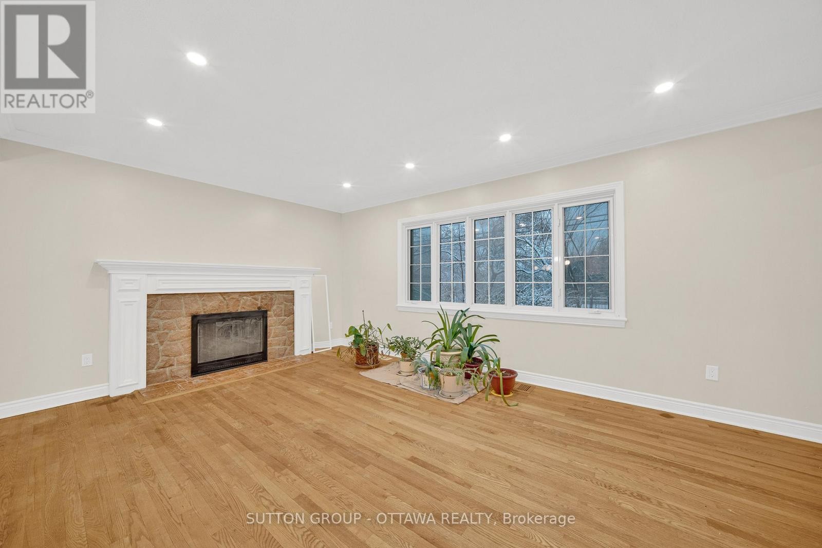 












661 BLAIR ROAD

,
Ottawa,




Ontario
K1J7M4

