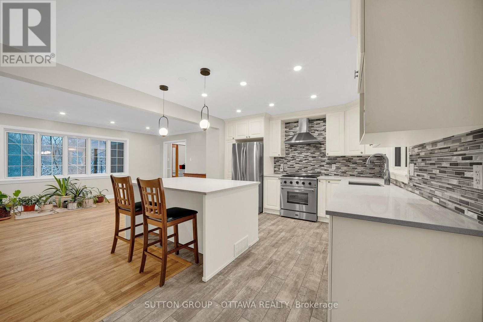 












661 BLAIR ROAD

,
Ottawa,




Ontario
K1J7M4

