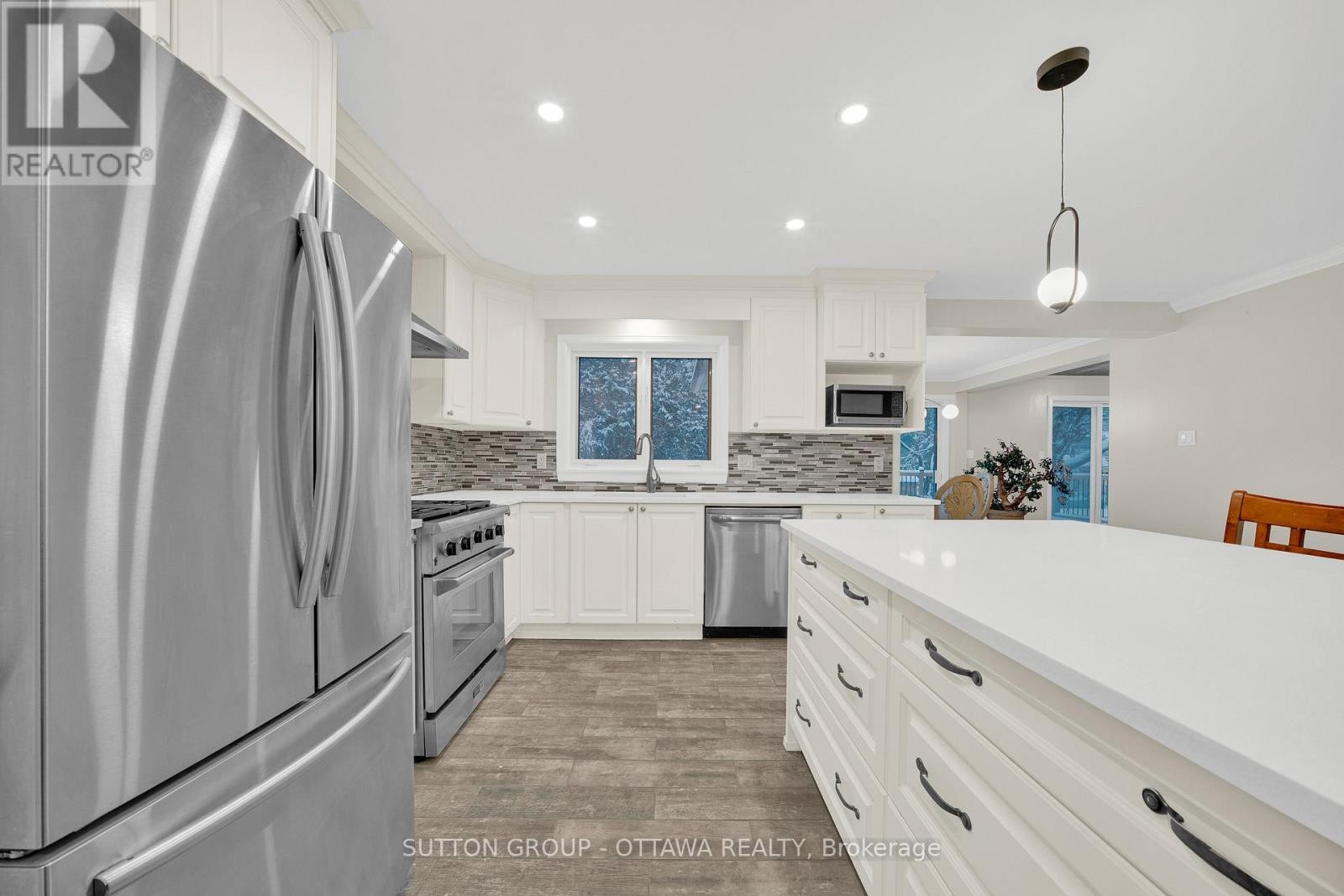 












661 BLAIR ROAD

,
Ottawa,




Ontario
K1J7M4

