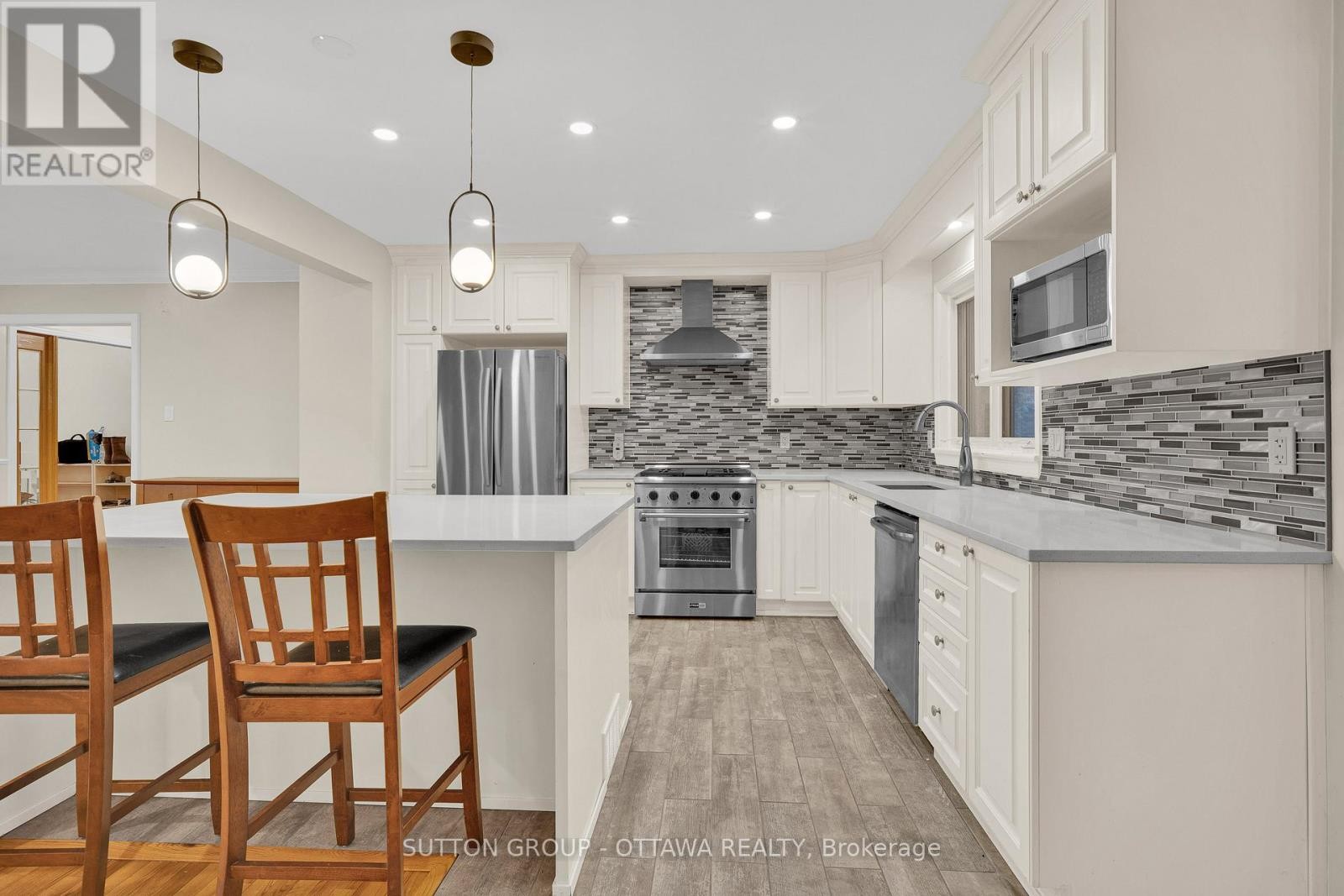 












661 BLAIR ROAD

,
Ottawa,




Ontario
K1J7M4

