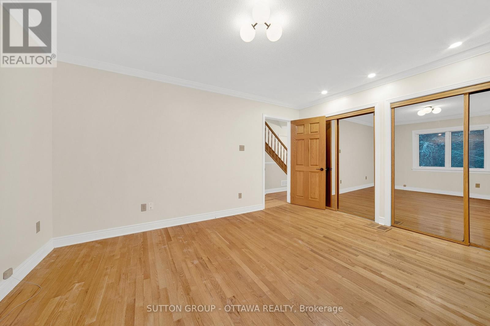 












661 BLAIR ROAD

,
Ottawa,




Ontario
K1J7M4

