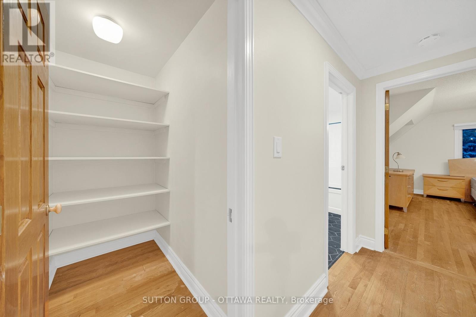 












661 BLAIR ROAD

,
Ottawa,




Ontario
K1J7M4

