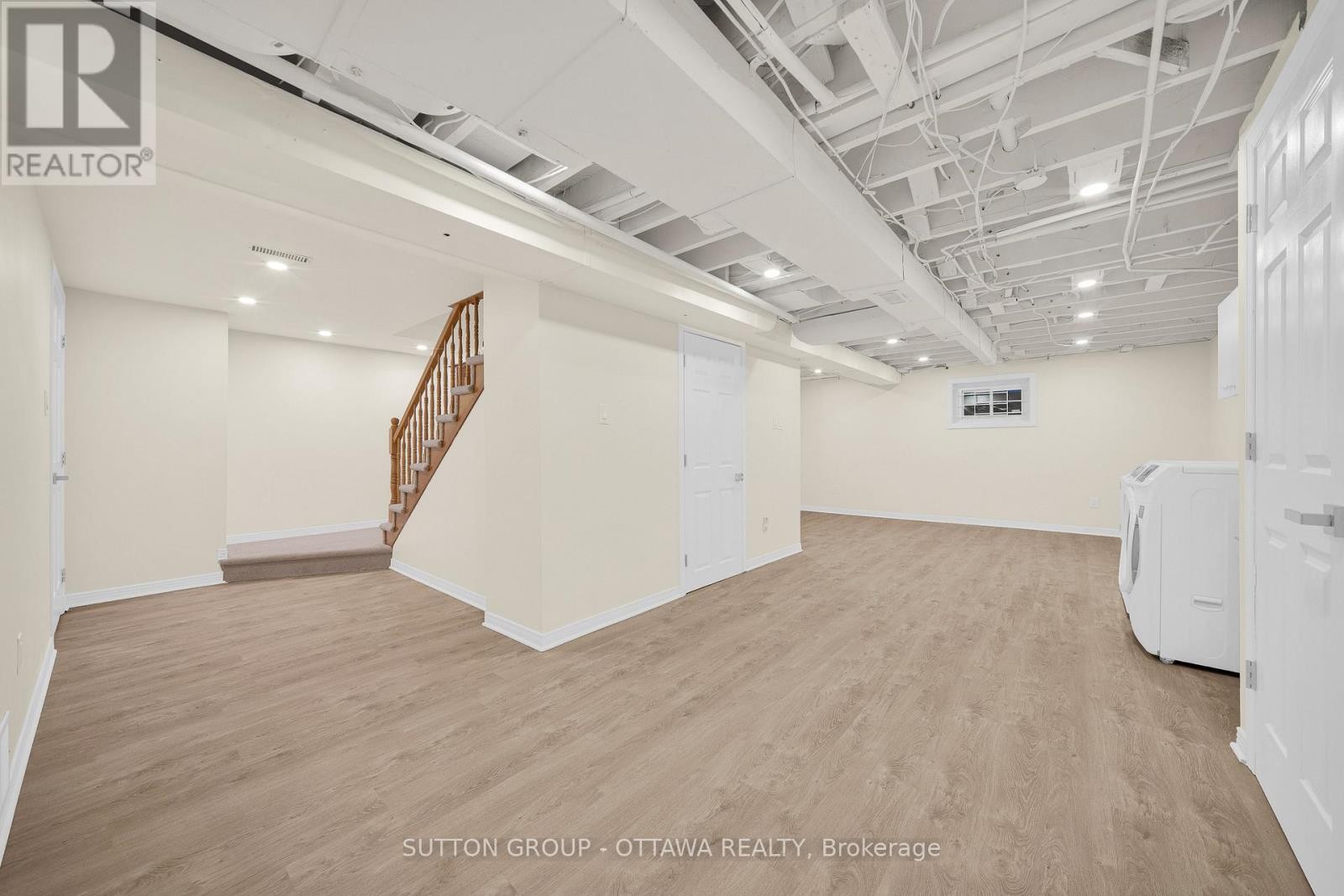 












661 BLAIR ROAD

,
Ottawa,




Ontario
K1J7M4

