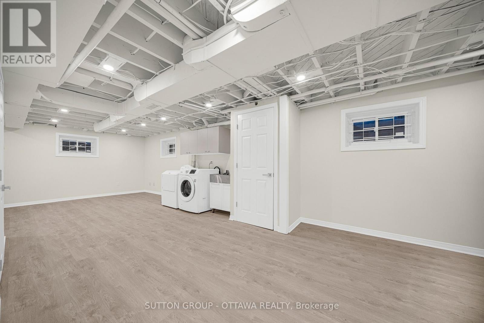 












661 BLAIR ROAD

,
Ottawa,




Ontario
K1J7M4

