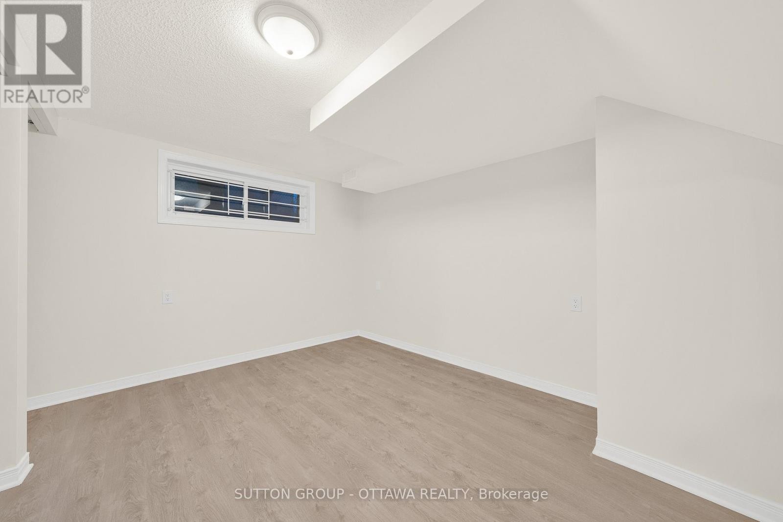 












661 BLAIR ROAD

,
Ottawa,




Ontario
K1J7M4

