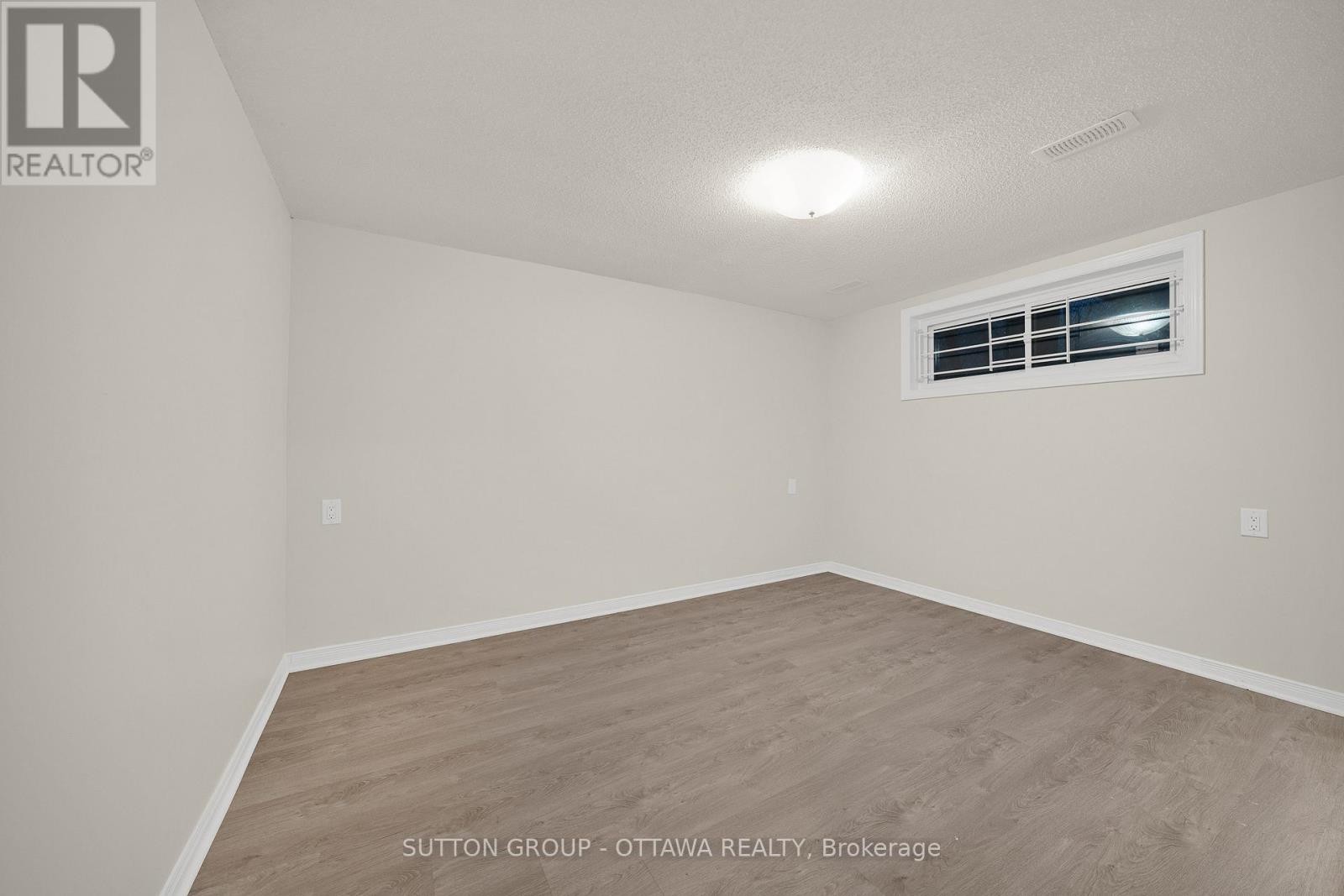 












661 BLAIR ROAD

,
Ottawa,




Ontario
K1J7M4

