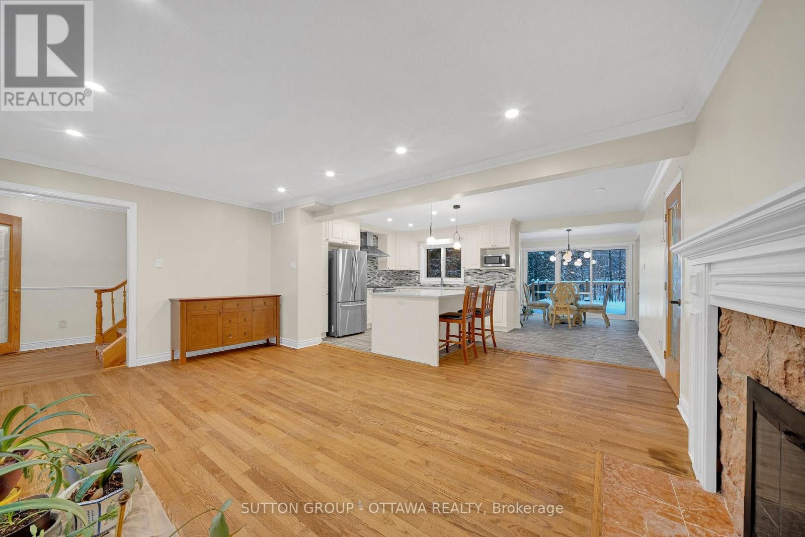 












661 BLAIR ROAD

,
Ottawa,




Ontario
K1J7M4

