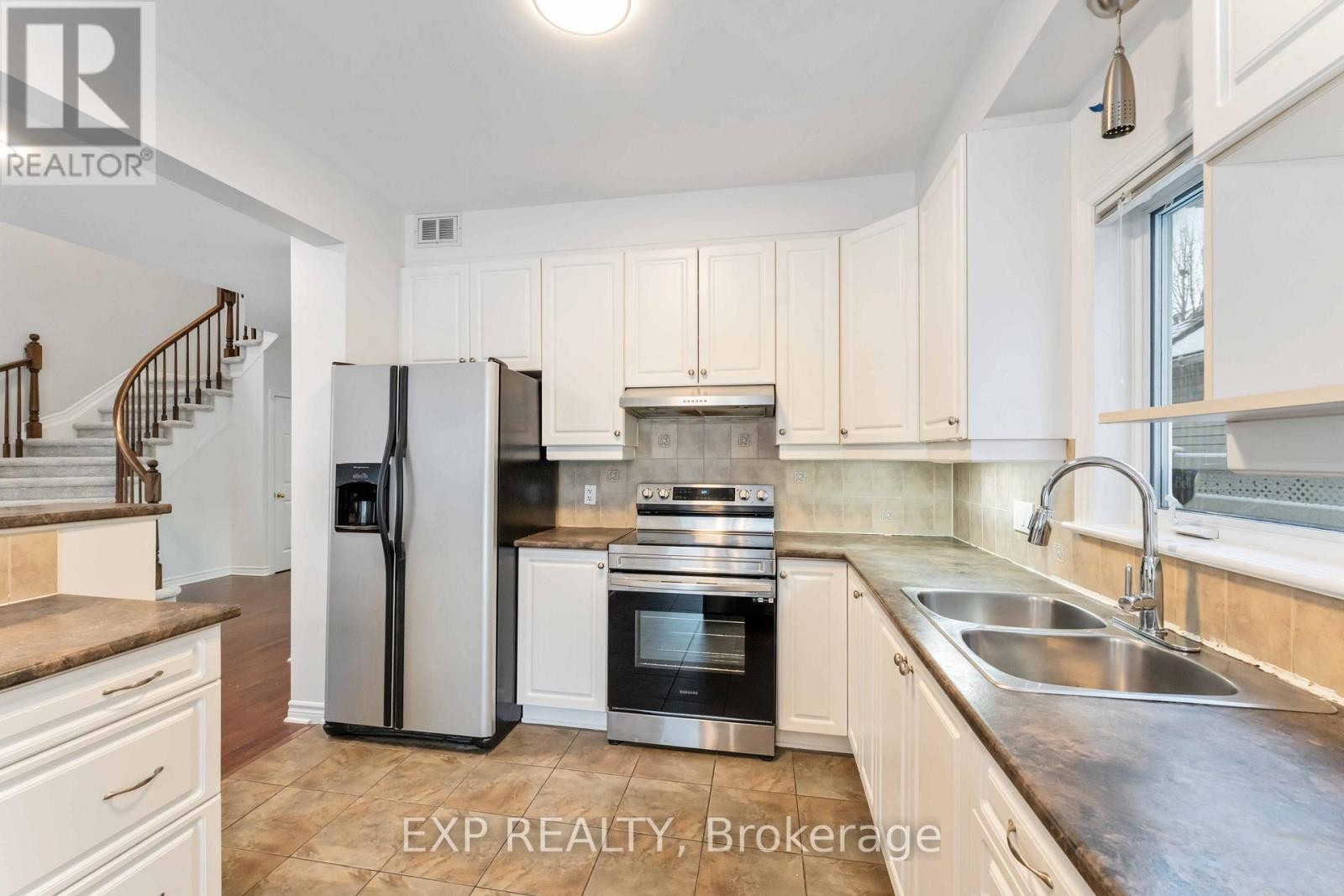 












119 ANFIELD CRESCENT

,
Ottawa,




Ontario
K2G7B7

