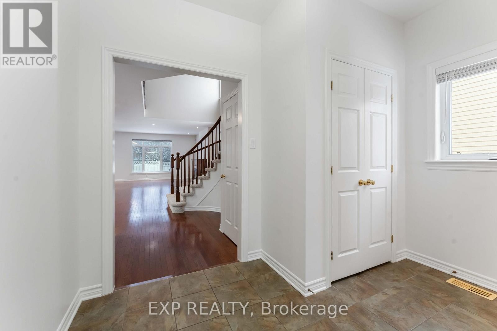 












119 ANFIELD CRESCENT

,
Ottawa,




Ontario
K2G7B7

