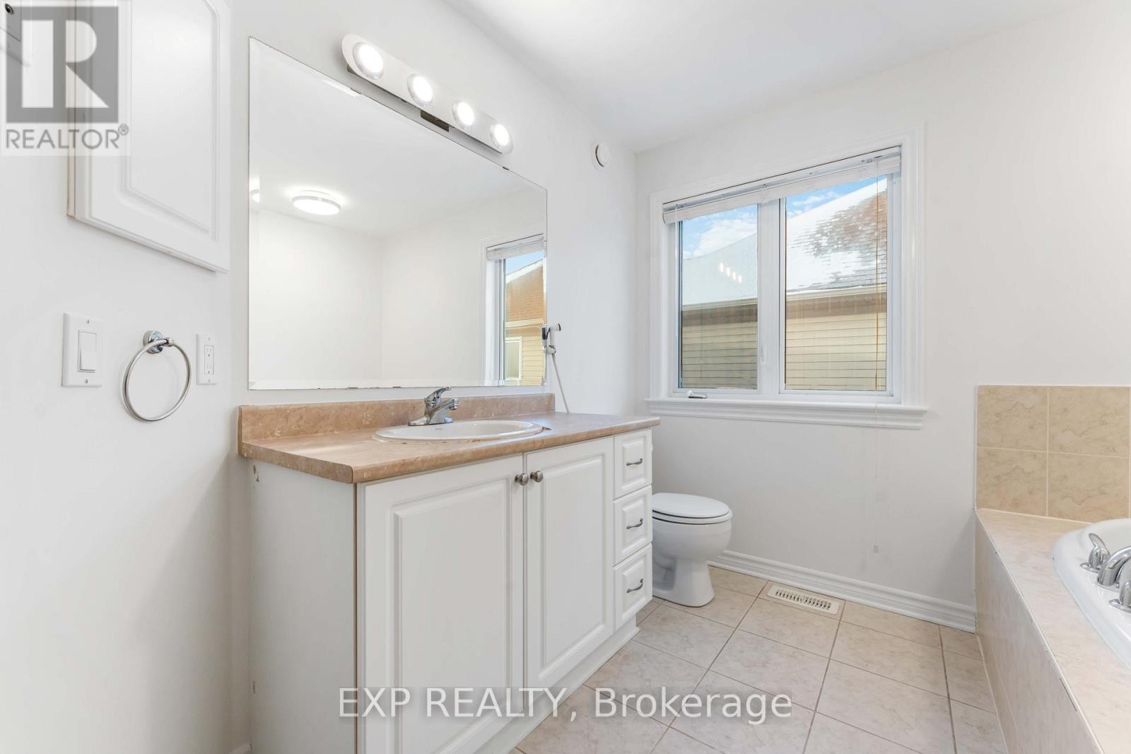 












119 ANFIELD CRESCENT

,
Ottawa,




Ontario
K2G7B7

