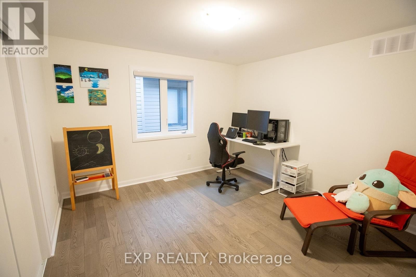 












137 MAYNOOTH COURT

,
Ottawa,




Ontario
K2J6Y4

