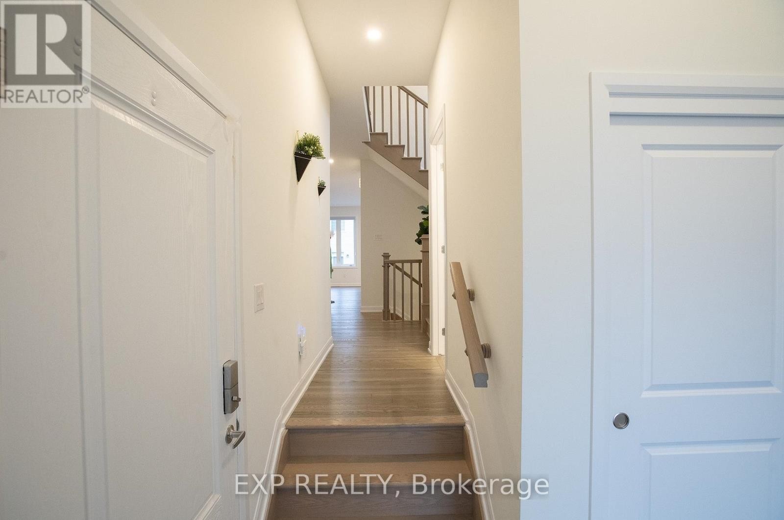 












137 MAYNOOTH COURT

,
Ottawa,




Ontario
K2J6Y4

