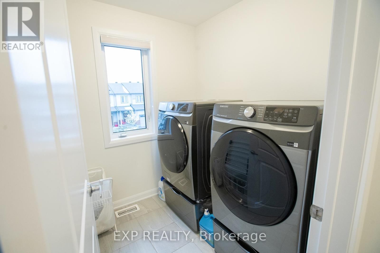 












137 MAYNOOTH COURT

,
Ottawa,




Ontario
K2J6Y4

