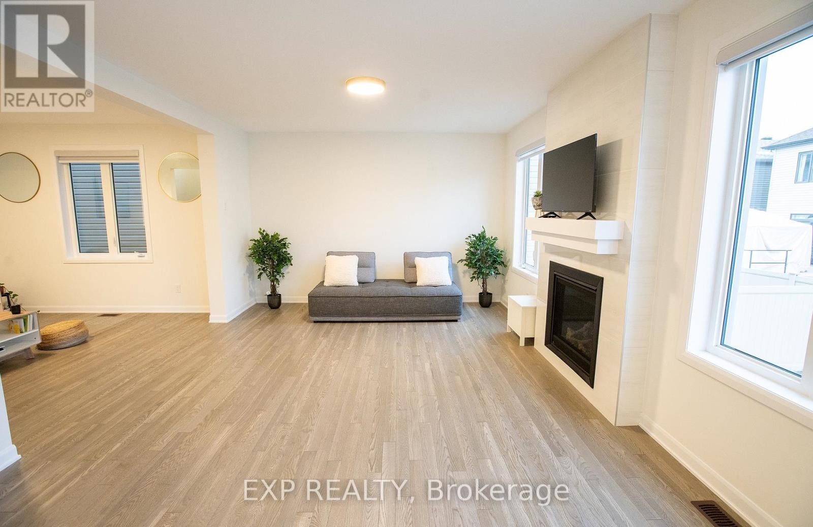 












137 MAYNOOTH COURT

,
Ottawa,




Ontario
K2J6Y4

